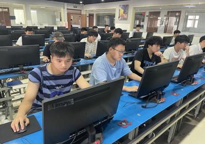 強競賽，煉技能，踐行職業教育活動精神——信息工程學院舉辦“中銳杯”網絡系統管理競賽